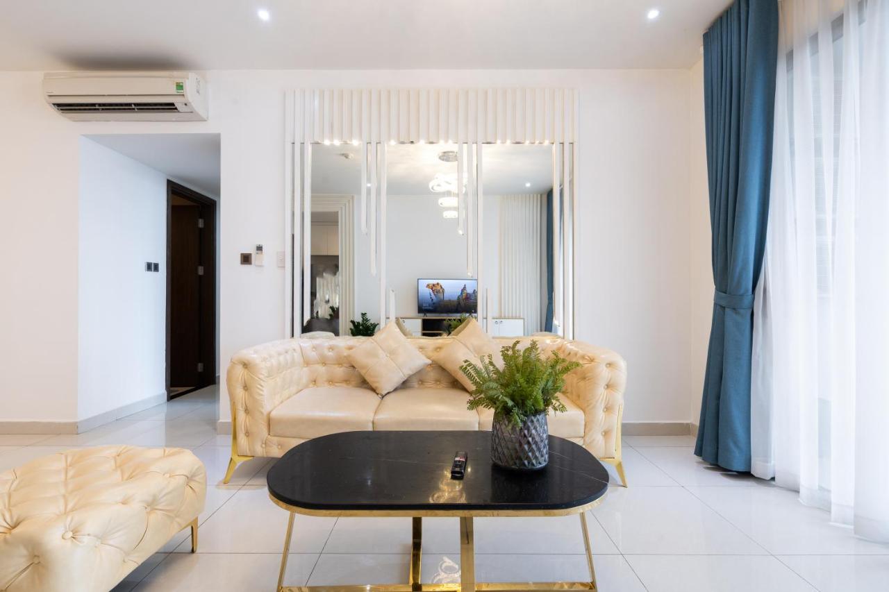 Căn hộ Saigon Royal 3 Bedrooms 4 Beds For 30 Nights Above