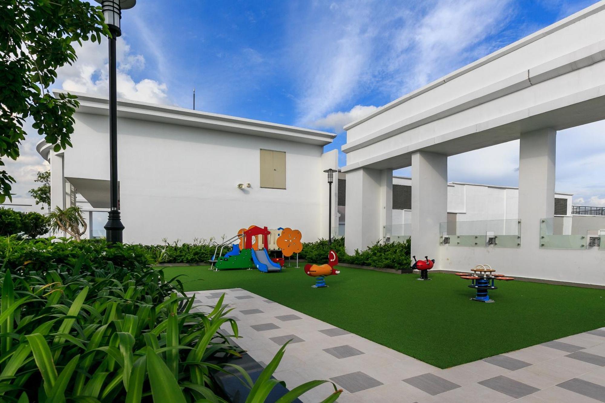 Căn hộ Saigon Royal 3 Bedrooms 4 Beds For 30 Nights Above *